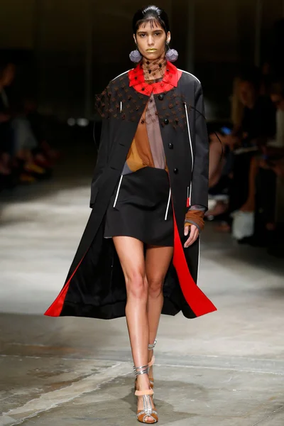 Look 3